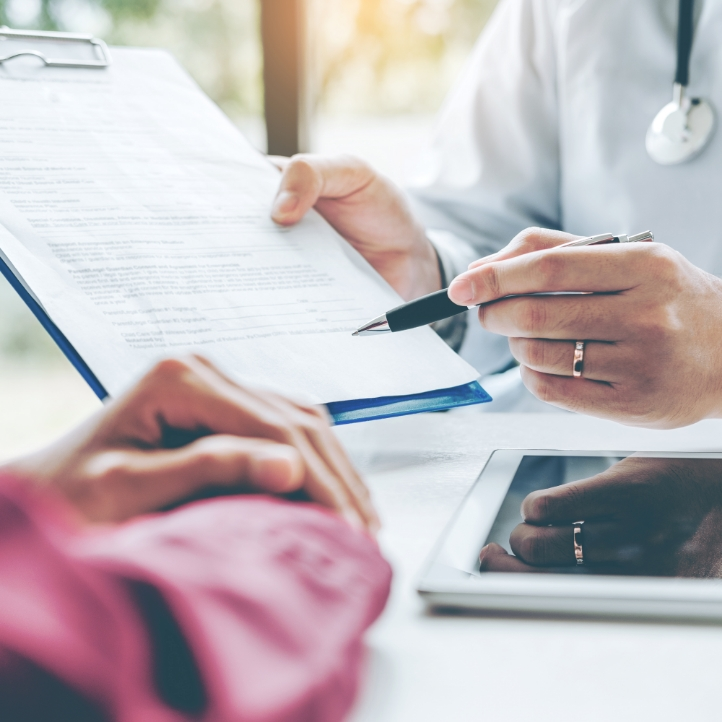 pharmacist meeting with patient